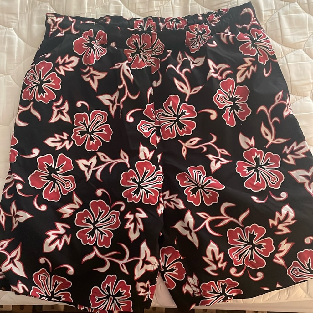 Cherokee Men’s red floral swim trunks